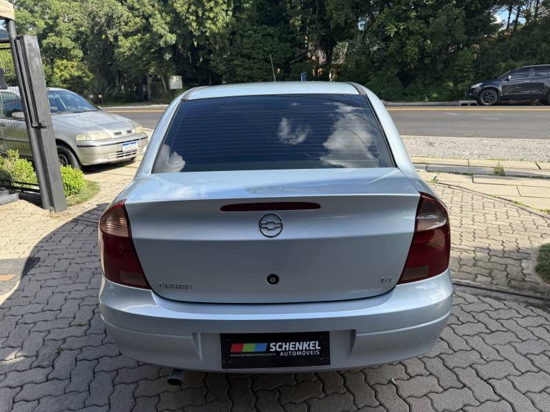 CHEVROLET - CORSA - 2009/2009 - Prata - R$ 31.900,00