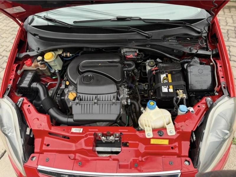 FIAT - PUNTO - 2012/2013 - Vermelha - R$ 39.900,00