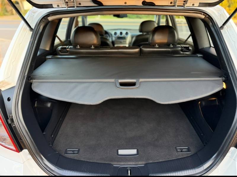 CHEVROLET - CAPTIVA - 2013/2014 - Branca - R$ 58.900,00