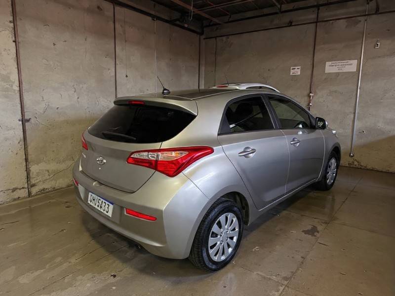 HYUNDAI - HB20 - 2015/2016 - Prata - R$ 49.900,00