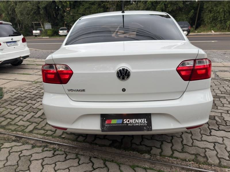 VOLKSWAGEN - VOYAGE - 2018/2019 - Branca - R$ 57.800,00