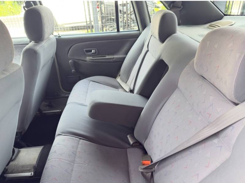 VOLKSWAGEN - SANTANA - 2000/2001 - Branca - R$ 22.900,00