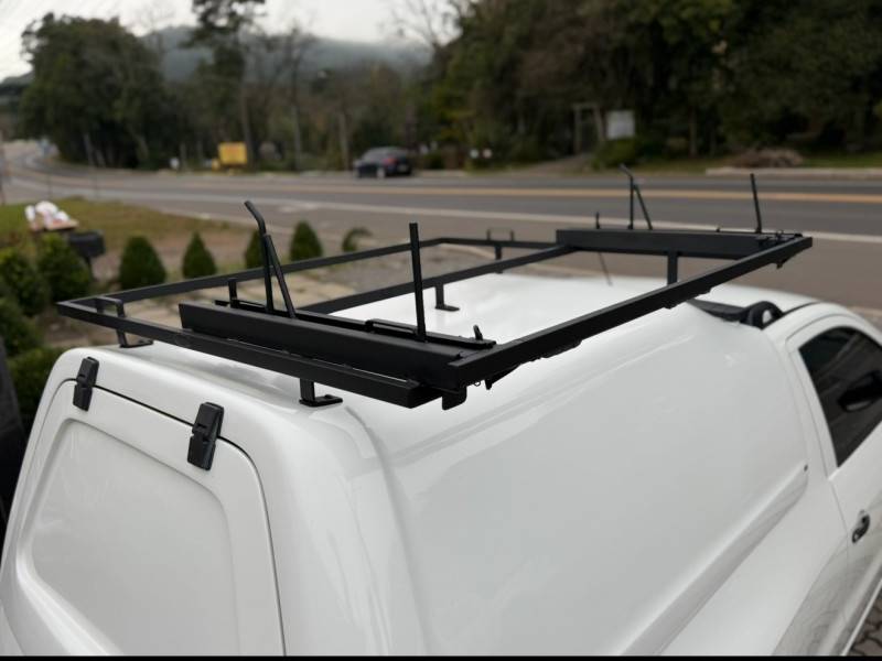 VOLKSWAGEN - SAVEIRO - 2020/2021 - Branca - R$ 65.000,00