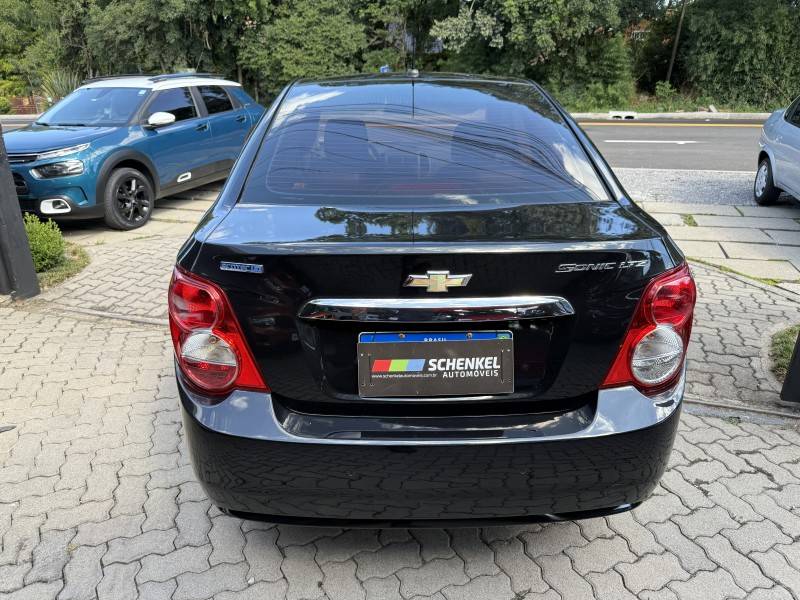 CHEVROLET - SONIC - 2013/2013 - Preta - R$ 43.000,00