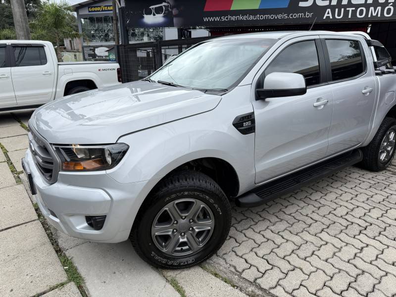 FORD - RANGER - 2019/2020 - Prata - R$ 136.000,00