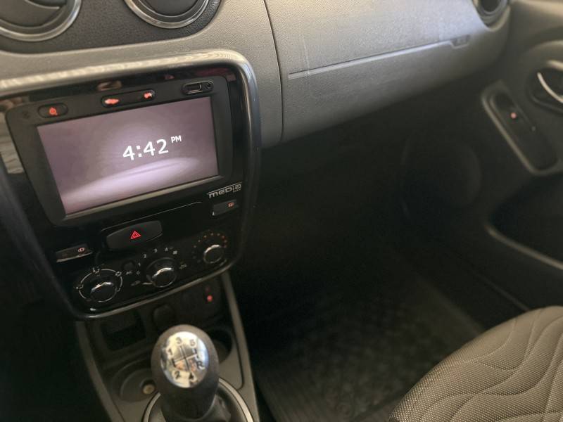 RENAULT - DUSTER - 2015/2015 - Branca - R$ 56.000,00