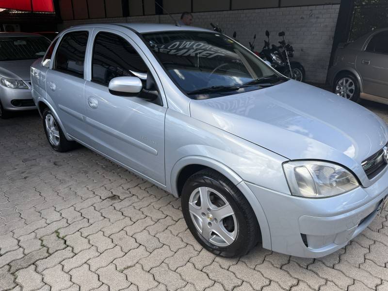 CHEVROLET - CORSA - 2009/2009 - Prata - R$ 31.900,00