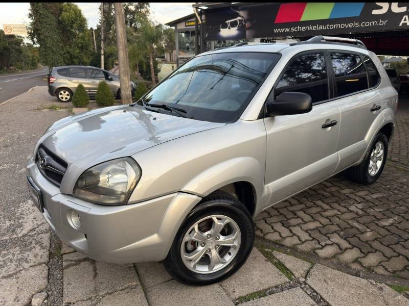 HYUNDAI - TUCSON - 2010/2011 - Prata - R$ 44.000,00