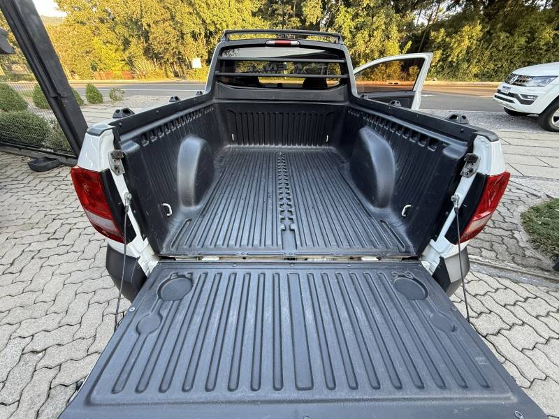 VOLKSWAGEN - SAVEIRO - 2019/2020 - Branca - R$ 61.900,00