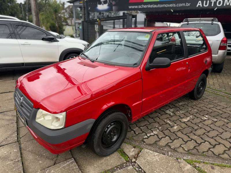 FIAT - UNO - 2010/2011 - Vermelha - R$ 26.900,00