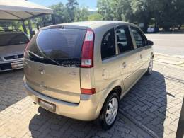 CHEVROLET - MERIVA - 2006/2007 - Bege - R$ 35.000,00