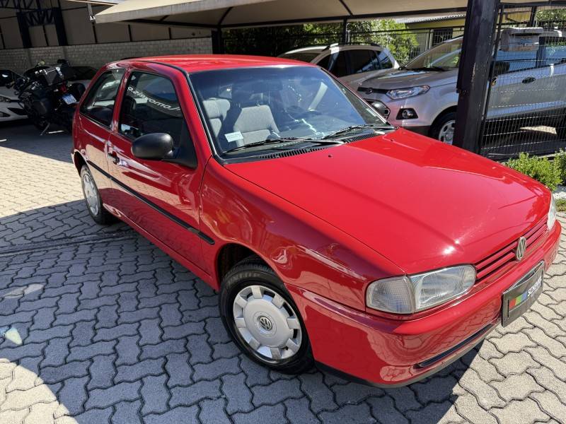 VOLKSWAGEN - GOL - 1997/1998 - Vermelha - R$ 35.000,00