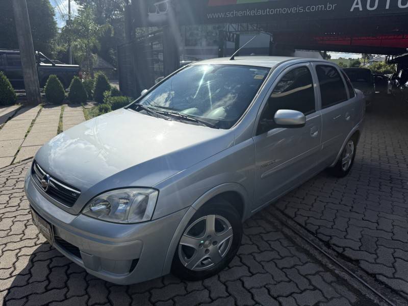 CHEVROLET - CORSA - 2009/2009 - Prata - R$ 31.900,00