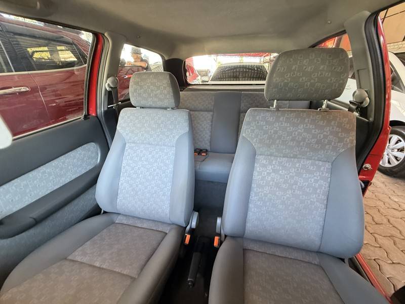 VOLKSWAGEN - GOL - 1997/1998 - Vermelha - R$ 35.000,00
