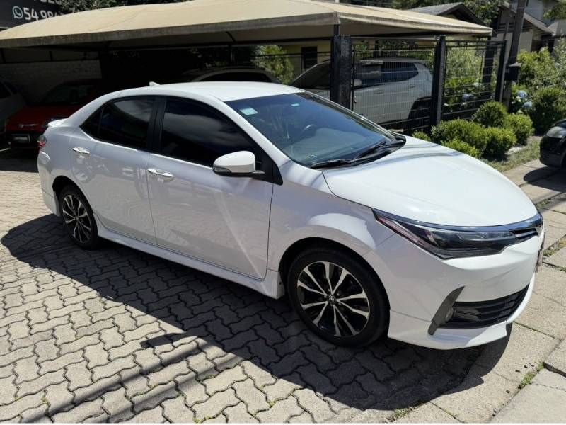 TOYOTA - COROLLA - 2018/2018 - Branca - R$ 105.900,00