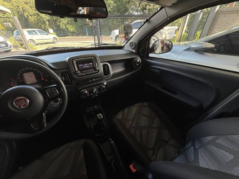 FIAT - MOBI - 2017/2018 - Branca - R$ 49.900,00