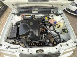 VOLKSWAGEN - SANTANA - 2000/2001 - Branca - R$ 22.900,00