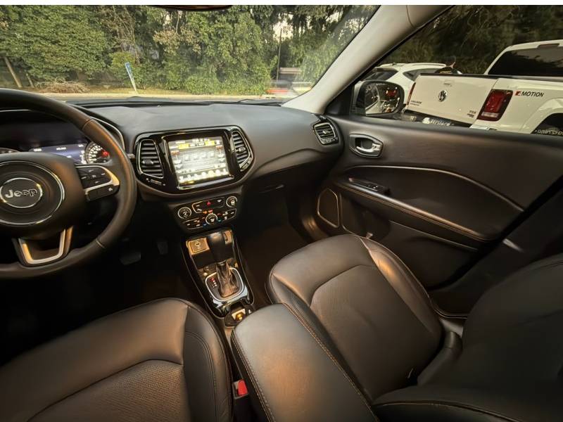 JEEP - COMPASS - 2016/2017 - Prata - R$ 94.900,00