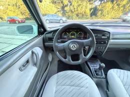 VOLKSWAGEN - SANTANA - 2001/2001 - Branca - R$ 27.800,00