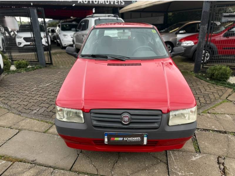 FIAT - UNO - 2010/2011 - Vermelha - R$ 26.900,00