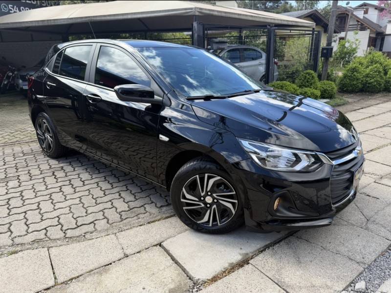 CHEVROLET - ONIX - 2024/2025 - Preta - R$ 84.000,00