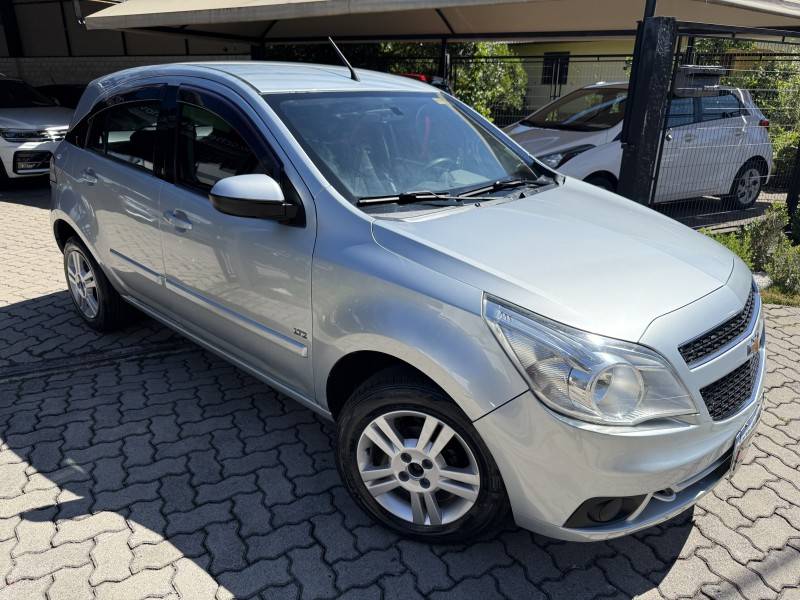 CHEVROLET - AGILE - 2010/2011 - Prata - R$ 35.900,00