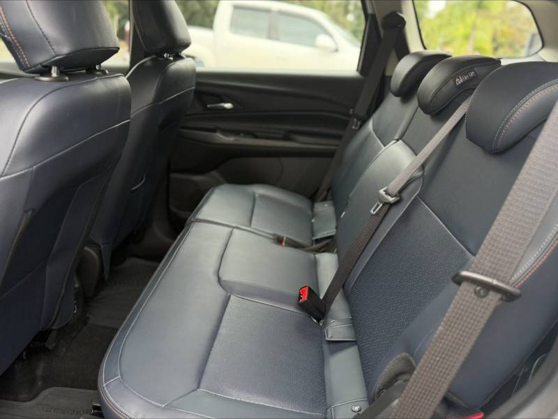 CHEVROLET - SPIN - 2024/2025 - Branca - R$ 154.800,00