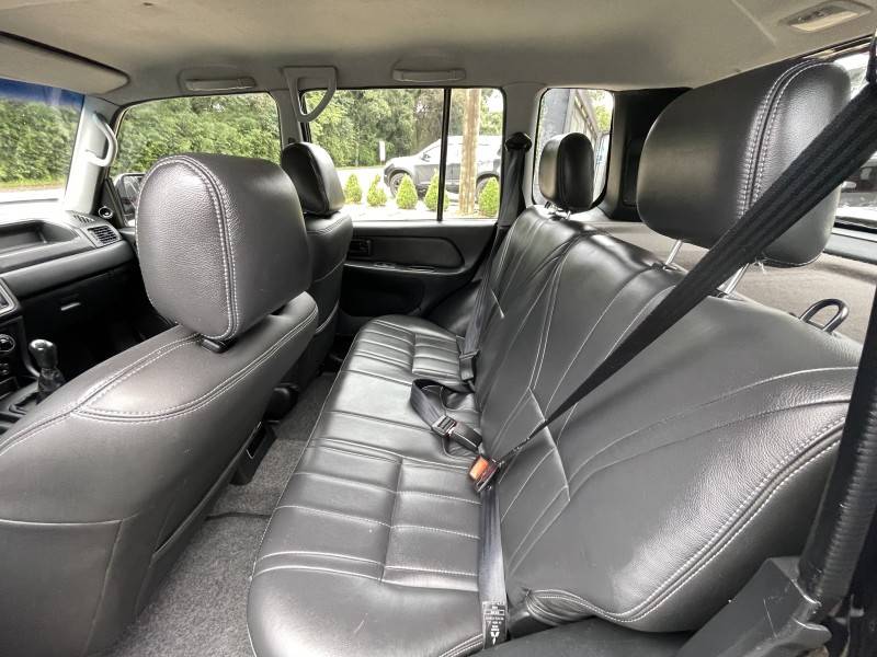 MITSUBISHI - PAJERO TR4 - 2013/2014 - Preta - R$ 61.000,00
