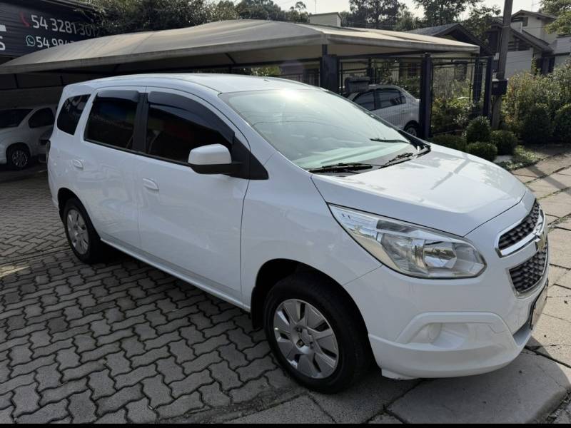 CHEVROLET - SPIN - 2014/2015 - Branca - R$ 49.900,00