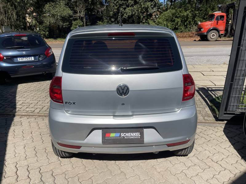 VOLKSWAGEN - FOX - 2013/2014 - Prata - R$ 43.900,00