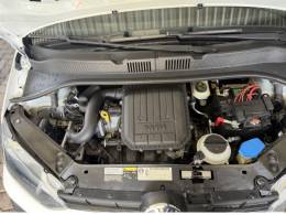 VOLKSWAGEN - UP - 2017/2018 - Branca - R$ 49.900,00