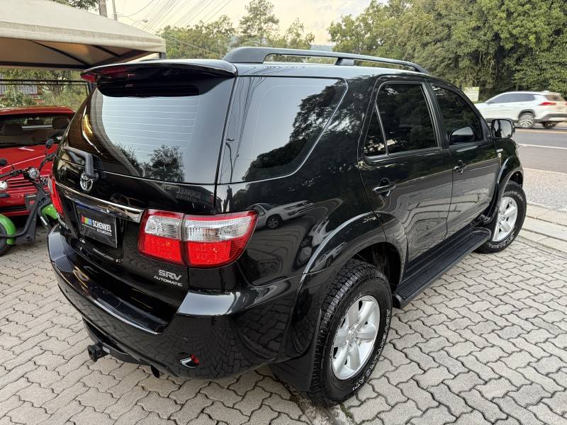 TOYOTA - HILUX SW4 - 2010/2010 - Preta - R$ 118.000,00