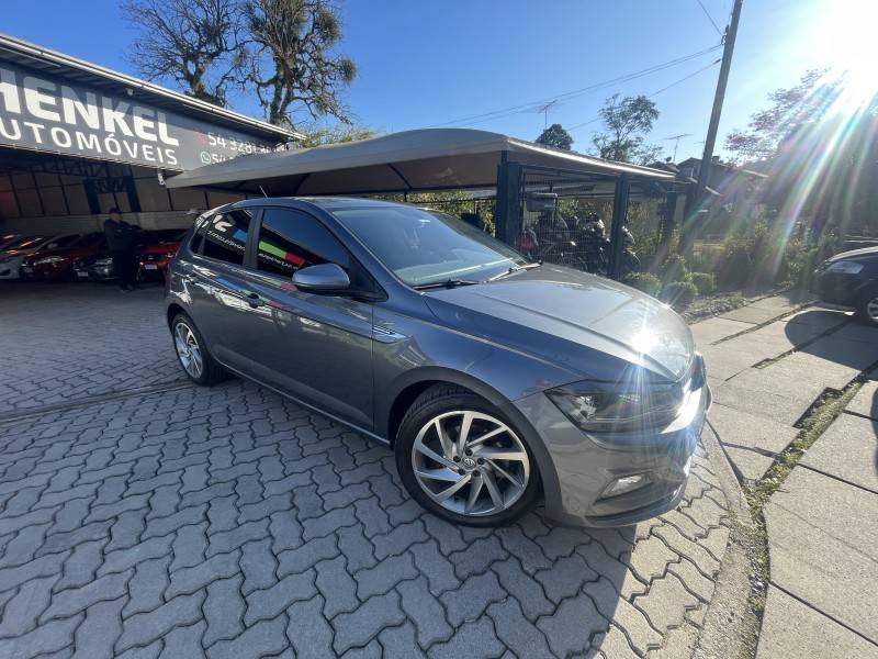 VOLKSWAGEN - POLO - 2017/2018 - Cinza - R$ 74.900,00