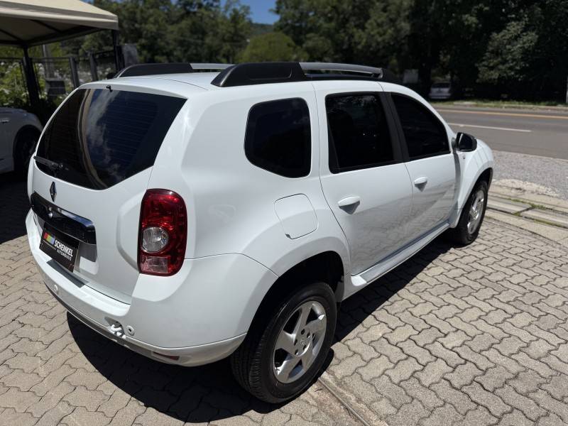 RENAULT - DUSTER - 2015/2015 - Branca - R$ 56.000,00