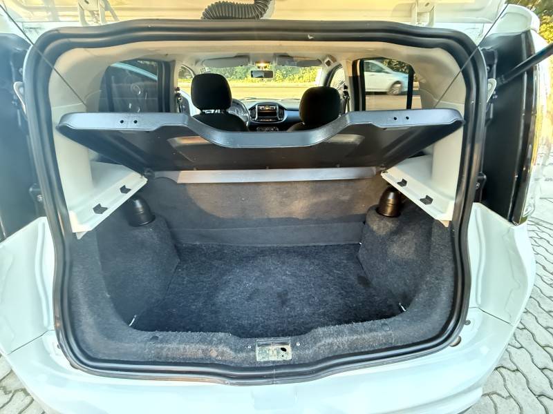 FIAT - UNO - 2017/2017 - Branca - R$ 44.000,00