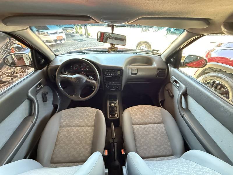 VOLKSWAGEN - GOL - 1997/1998 - Vermelha - R$ 35.000,00