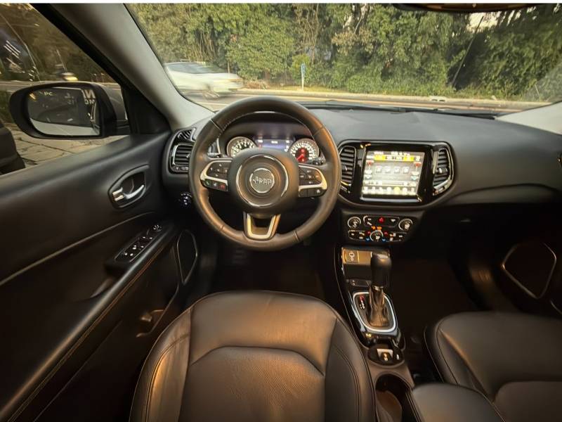 JEEP - COMPASS - 2016/2017 - Prata - R$ 94.900,00