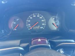 VOLKSWAGEN - GOL - 1997/1998 - Vermelha - R$ 35.000,00