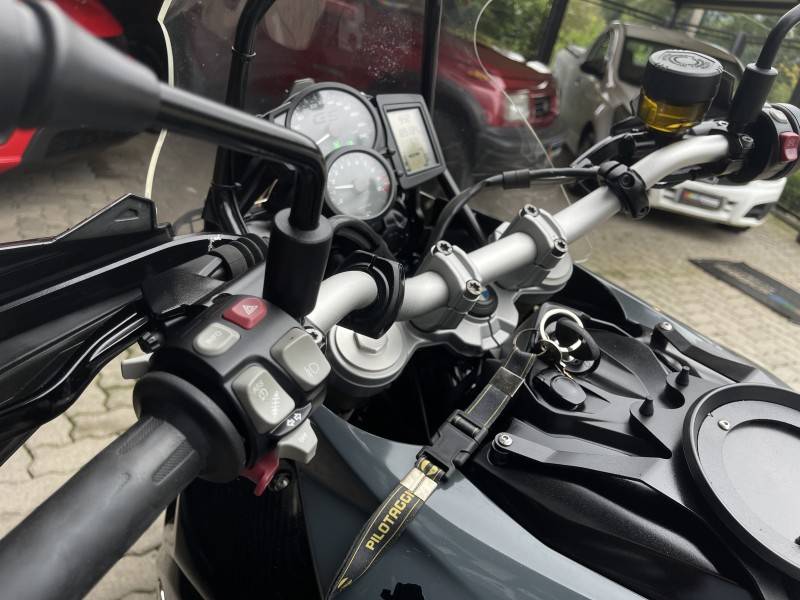 BMW - F 800 - 2017/2017 - Cinza - R$ 55.000,00