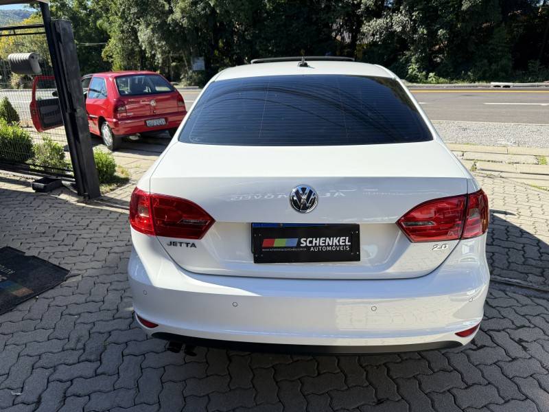 VOLKSWAGEN - JETTA - 2013/2013 - Branca - R$ 75.000,00