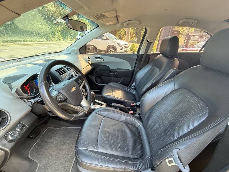 CHEVROLET - SONIC - 2013/2013 - Preta - R$ 43.000,00