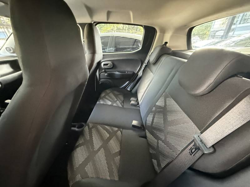 FIAT - MOBI - 2017/2018 - Branca - R$ 49.900,00