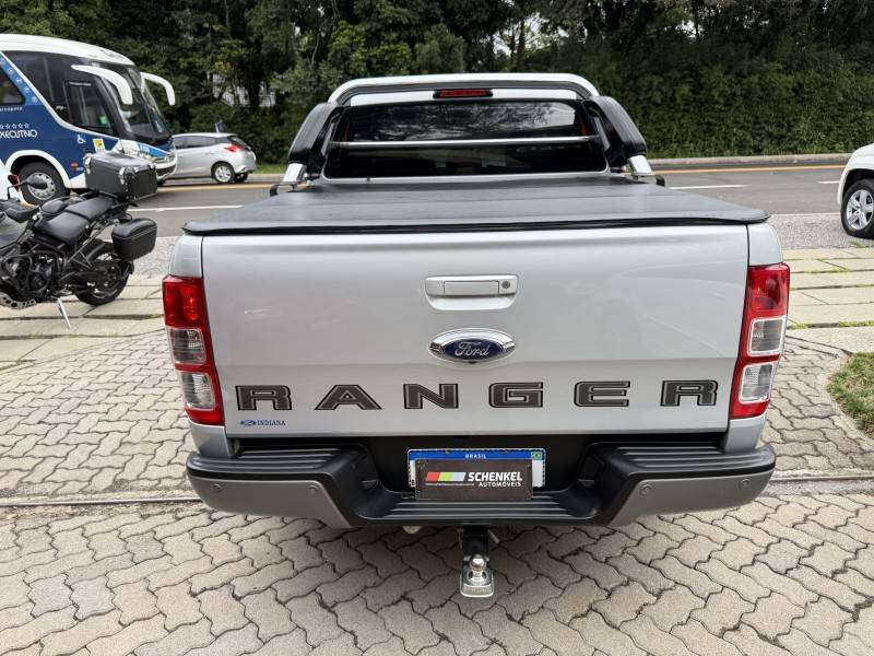 FORD - RANGER - 2019/2020 - Prata - R$ 136.000,00