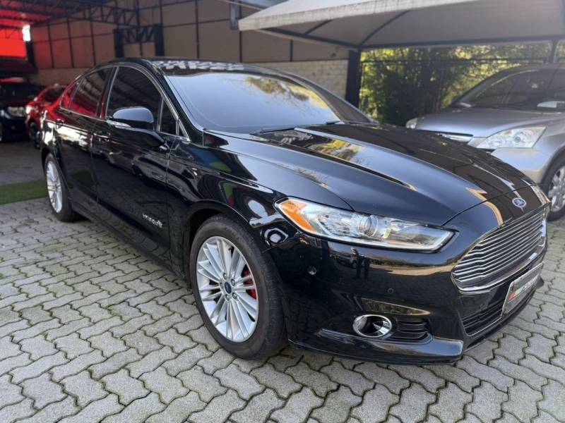 FORD - FUSION - 2016/2016 - Preta - R$ 88.000,00