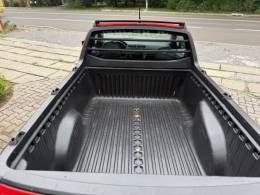 VOLKSWAGEN - SAVEIRO - 2016/2017 - Vermelha - R$ 59.000,00