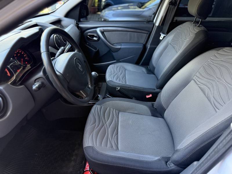 RENAULT - DUSTER - 2015/2015 - Branca - R$ 56.000,00