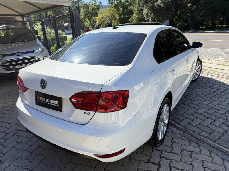 VOLKSWAGEN - JETTA - 2013/2013 - Branca - R$ 75.000,00