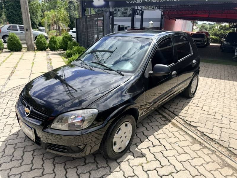 CHEVROLET - CELTA - 2008/2009 - Preta - R$ 24.900,00