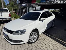 VOLKSWAGEN - JETTA - 2013/2013 - Branca - R$ 75.000,00