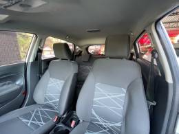 FORD - FIESTA - 2016/2016 - Branca - R$ 48.500,00